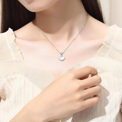 Fashion Simple White Fritillary Clavicle Chain for Christmas 2023 | Fashion Simple White Fritillary Clavicle Chain - undefined | Fashion Simple White Fritillary Clavicle Chain, gift, gift ideas, Gift Necklace, necklace, Necklaces, other necklace | From Hunny Life | hunnylife.com